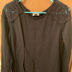 OLD NAVY LONG SLEEVE W/LACE